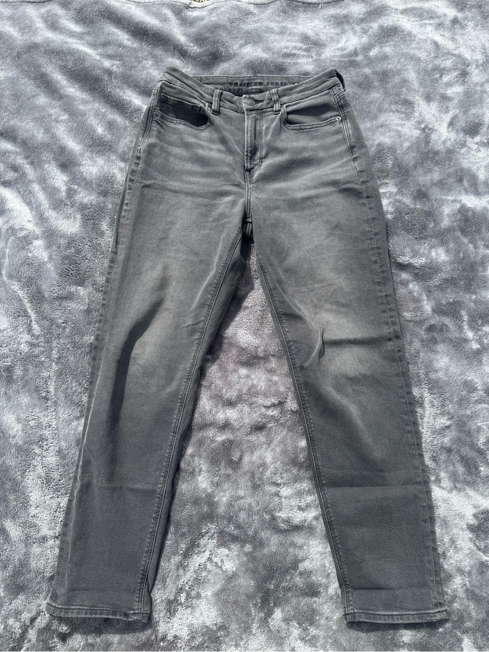 AEO Black Curvy Mom Jeans in Size 6 Reg